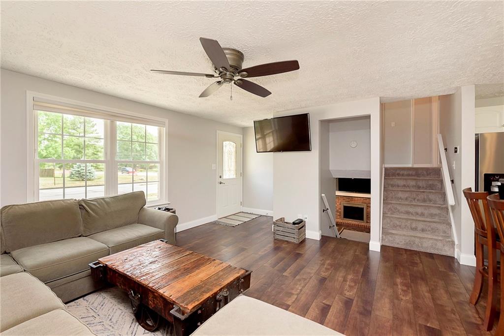 1002 Ridgepointe Drive Indianapolis, IN 46234 - Photo 3 of 25 Gallery Image 3