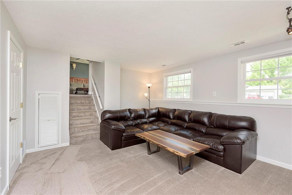 1002 Ridgepointe Drive Indianapolis, IN 46234 - Photo 10 of 25 Gallery Image 10