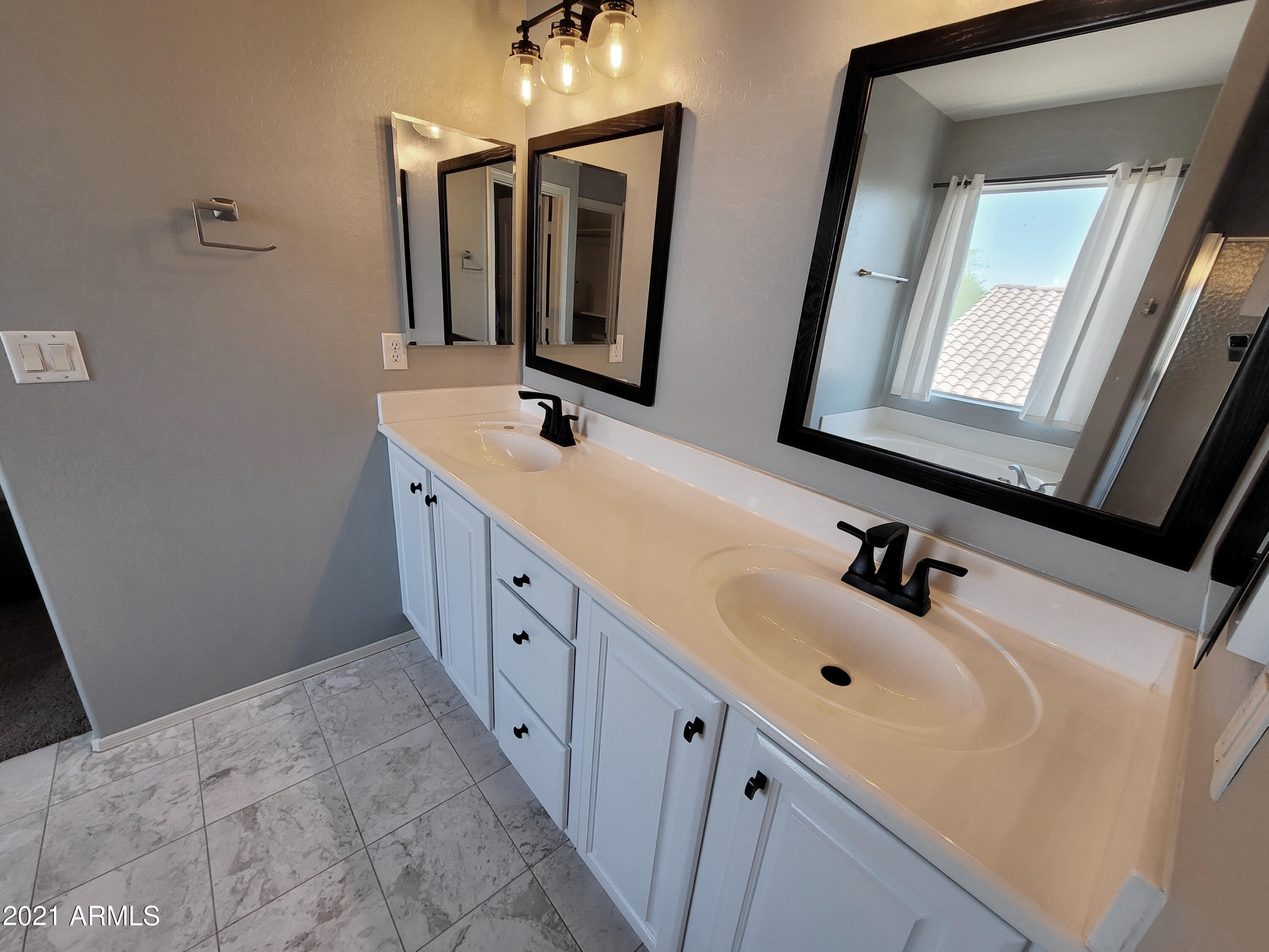 4115 North Boulder Canyon Mesa, AZ 85207 - Photo 32 of 62 Double Vanity