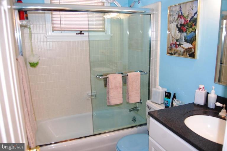 1100 Hawlings Road Brookeville, MD 20833 - Photo 17 of 24 Master Bath