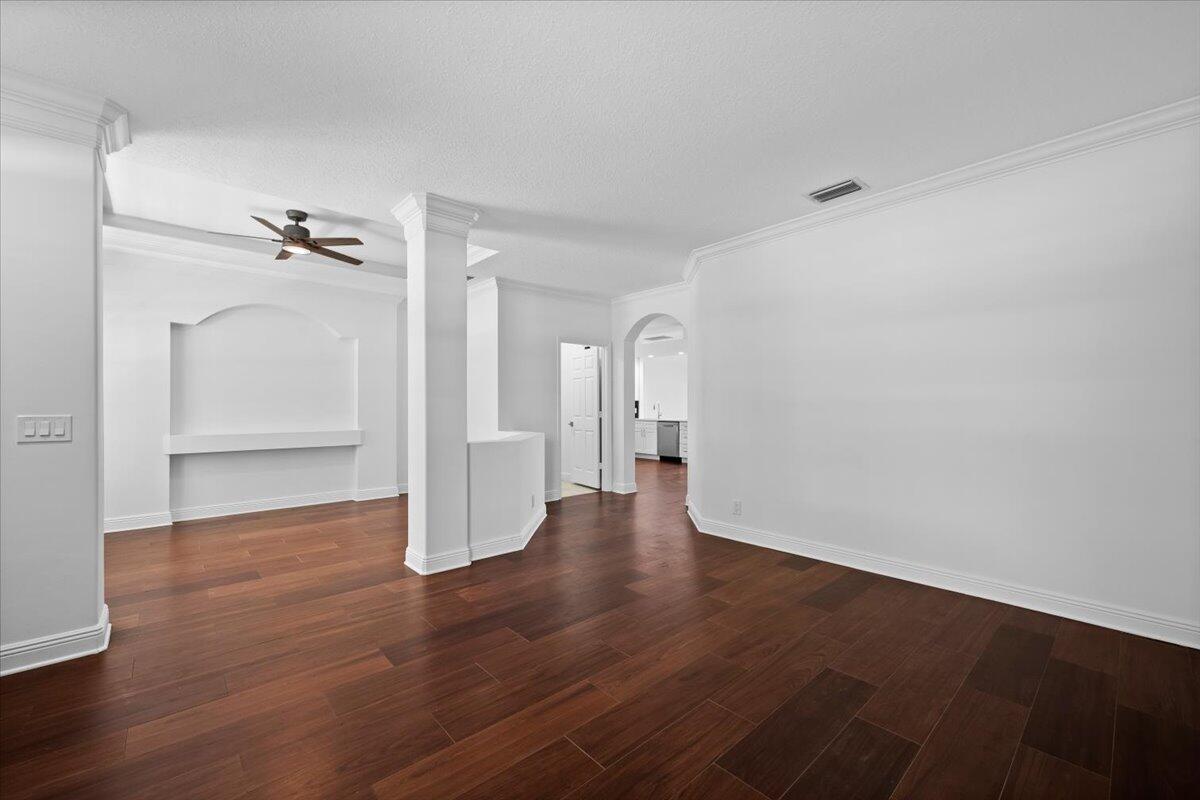 244 Clocktower Drive Jupiter, FL 33458 - Photo 12 of 30 09-LUX_9953