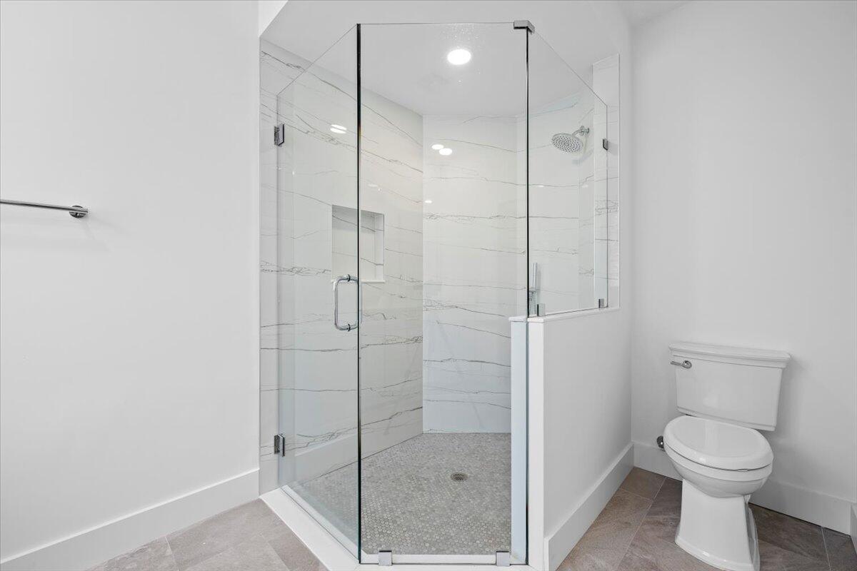 244 Clocktower Drive Jupiter, FL 33458 - Photo 23 of 30 24-LUX_0069