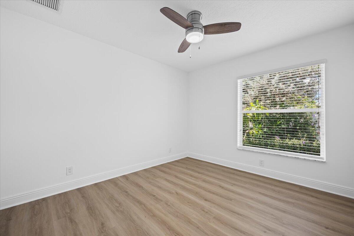 244 Clocktower Drive Jupiter, FL 33458 - Photo 29 of 30 29-LUX_0099