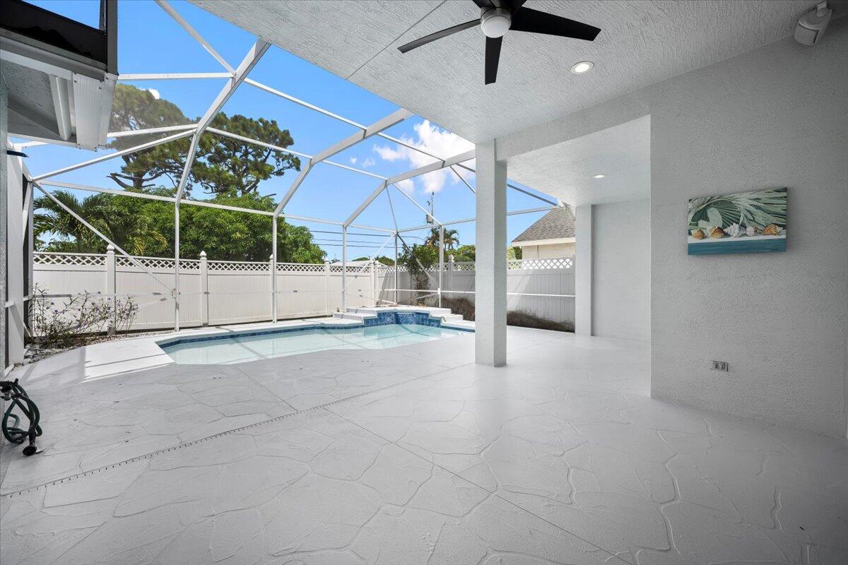 244 Clocktower Drive Jupiter, FL 33458 - Photo 5 of 30 05-LUX_9930