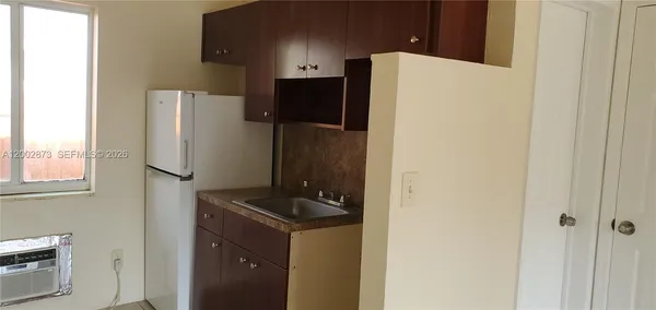 $1,200 | 2230 Madison Street, Unit 3, Hollywood, FL 33020