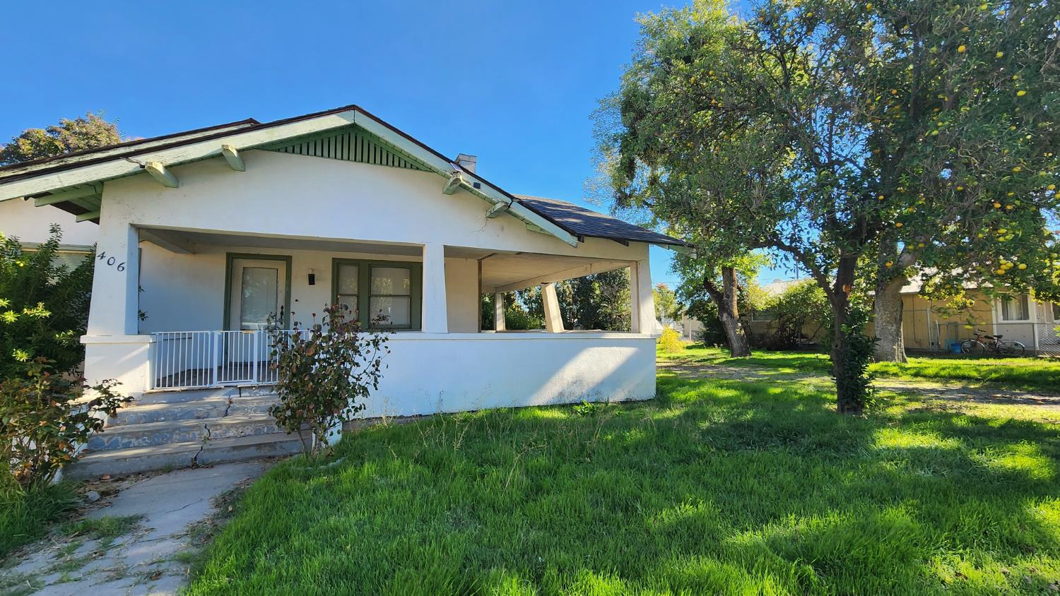 406 2nd Street Arbuckle, CA 95912 - Photo 4 of 31 front view of house with a yard
