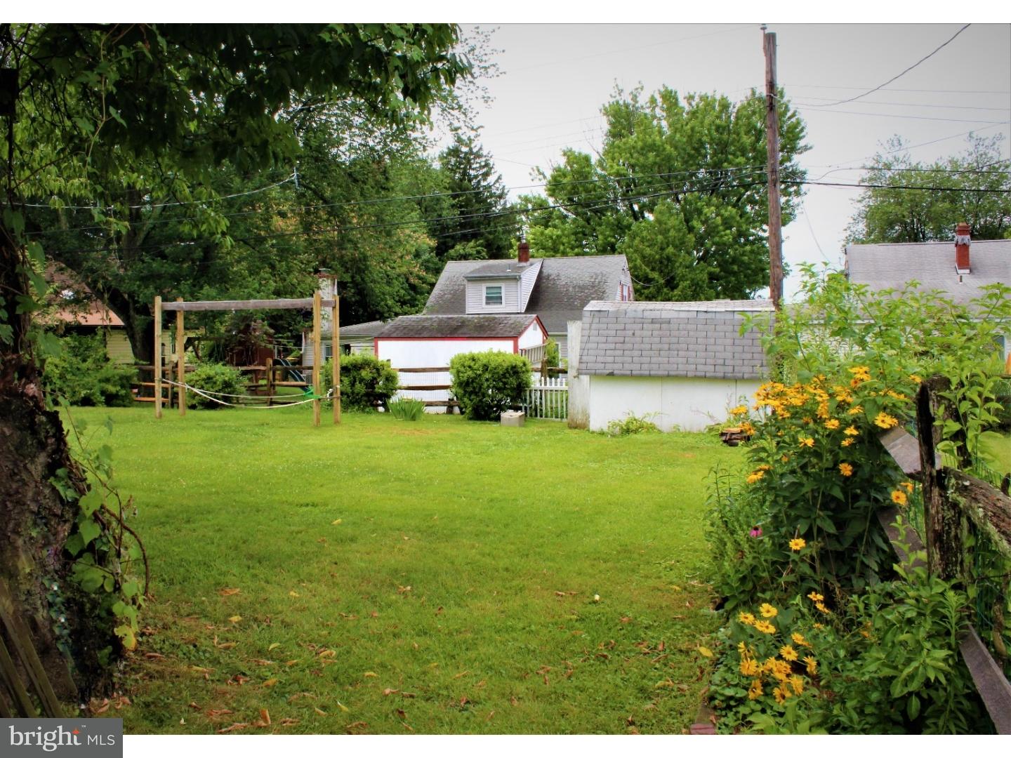 44 Rorer Avenue Hatboro, PA 19040 - Photo 3 of 16 Back Yard