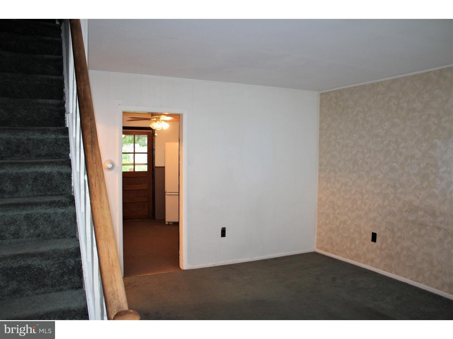 44 Rorer Avenue Hatboro, PA 19040 - Photo 8 of 16 Living Room