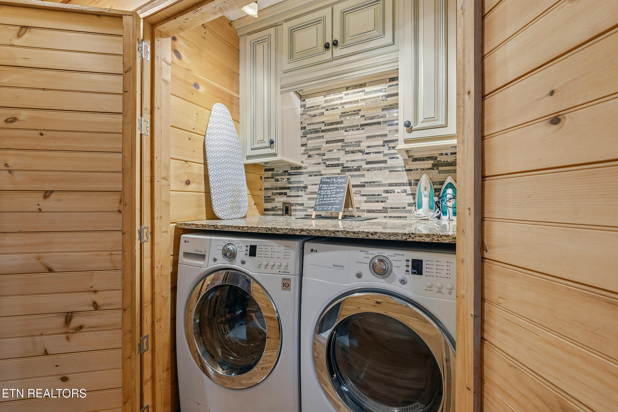 1944 Anderson Way Sevierville, TN 37876 - Photo 19 of 24 Laundry closet