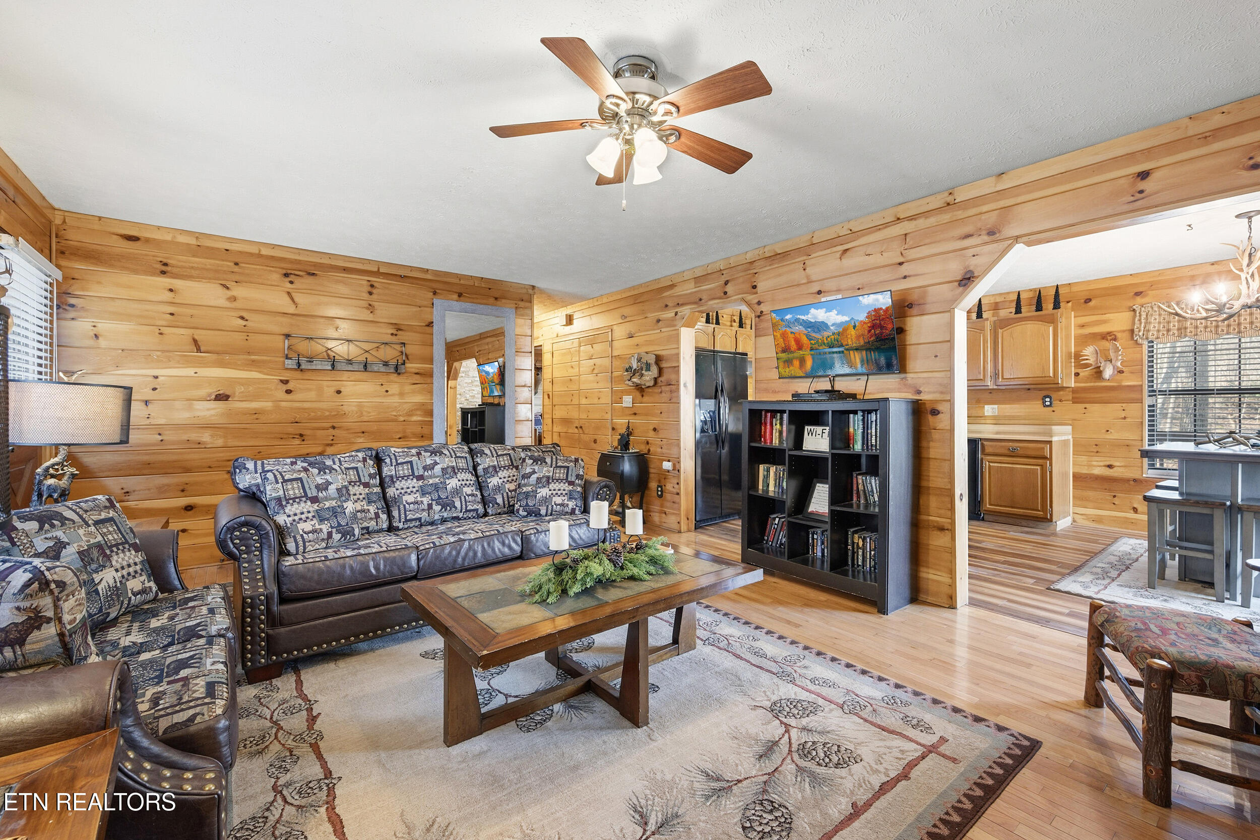 1944 Anderson Way Sevierville, TN 37876 - Photo 5 of 24 Living room