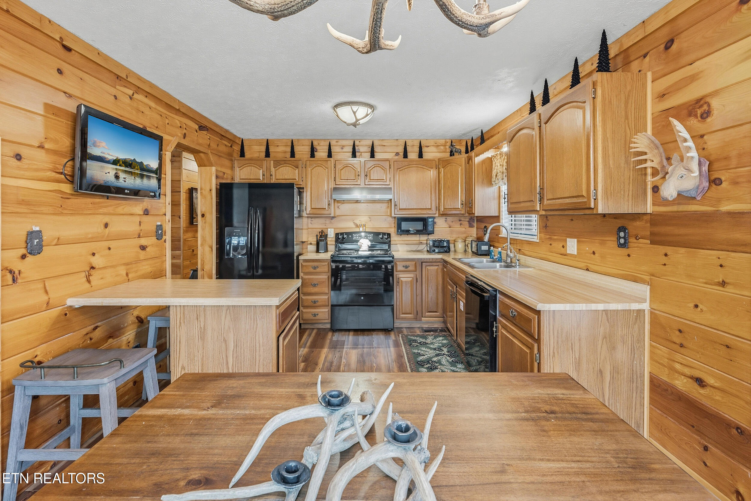 1944 Anderson Way Sevierville, TN 37876 - Photo 7 of 24 Kitchen