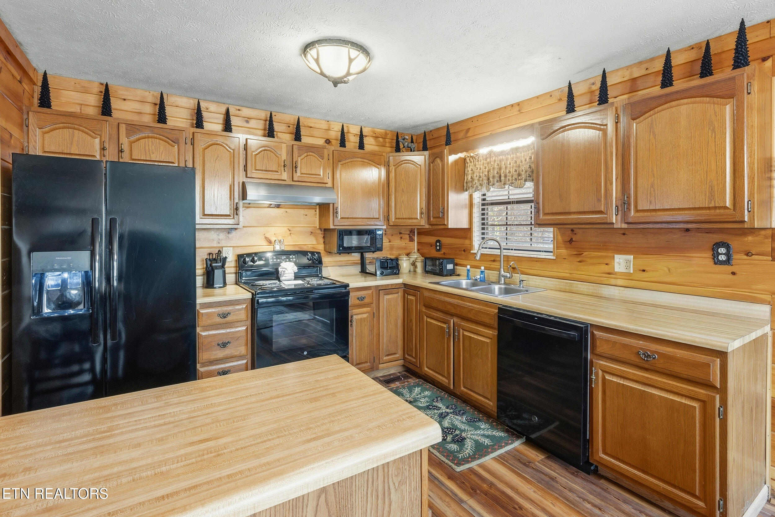 1944 Anderson Way Sevierville, TN 37876 - Photo 8 of 24 Kitchen