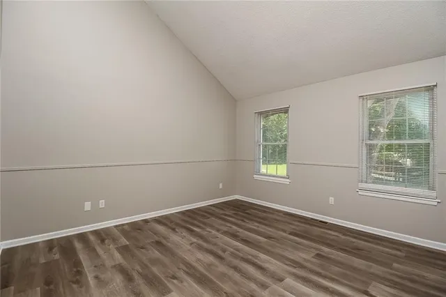 $2,085 | 6471 North Delta Avenue, Kansas City, MO 64151