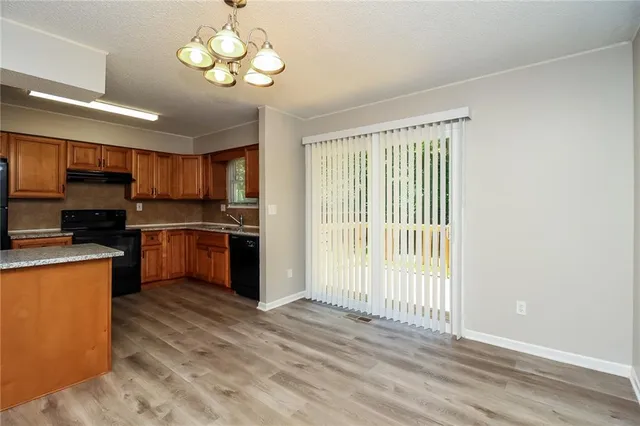 $2,085 | 6471 North Delta Avenue, Kansas City, MO 64151