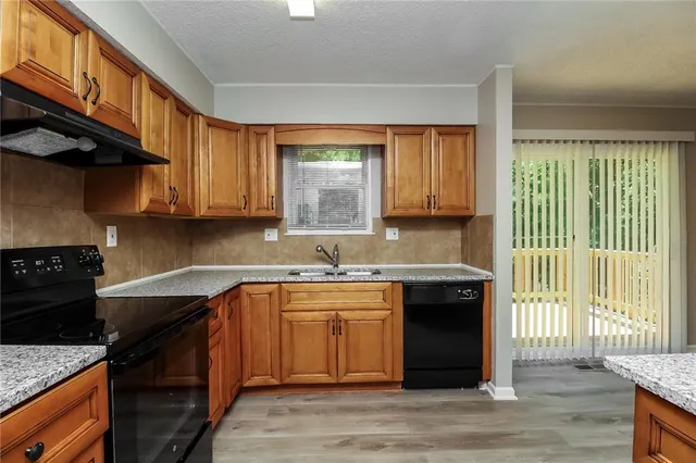 $2,085 | 6471 North Delta Avenue, Kansas City, MO 64151