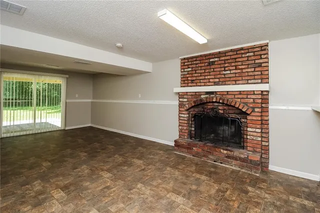 $2,085 | 6471 North Delta Avenue, Kansas City, MO 64151