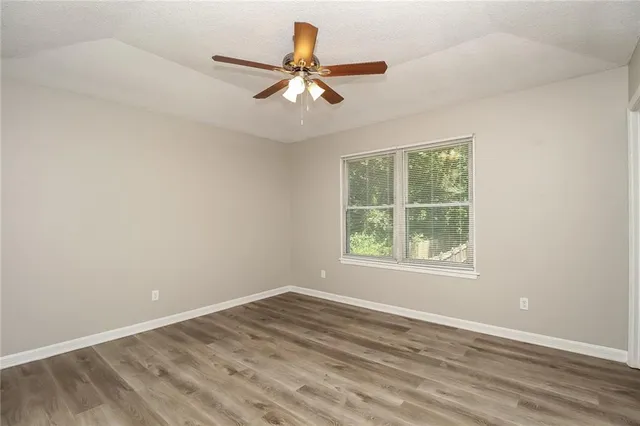 $2,085 | 6471 North Delta Avenue, Kansas City, MO 64151