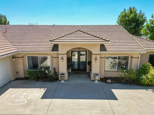 $1,199,000 | 40487 Rock Mountain Drive, Fallbrook, CA 92028