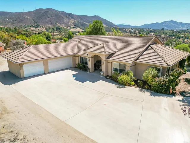 $1,199,000 | 40487 Rock Mountain Drive, Fallbrook, CA 92028