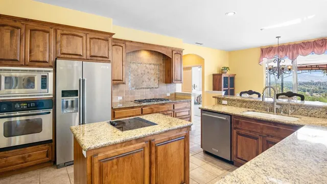 $1,199,000 | 40487 Rock Mountain Drive, Fallbrook, CA 92028