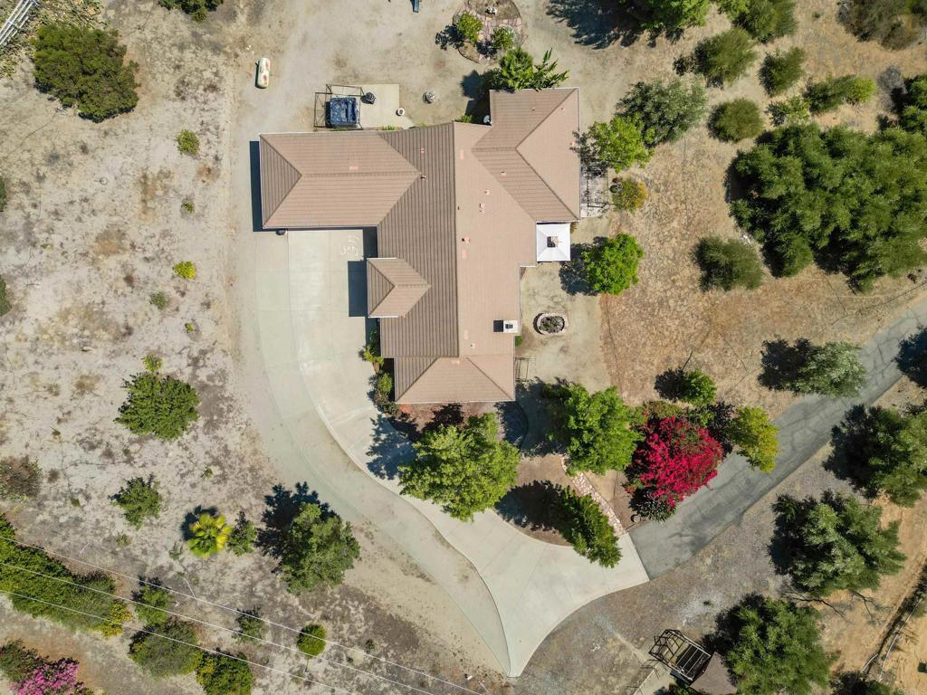 40487 Rock Mountain Drive Fallbrook, CA 92028 - Photo 57 of 57 a view of a flower in the garden