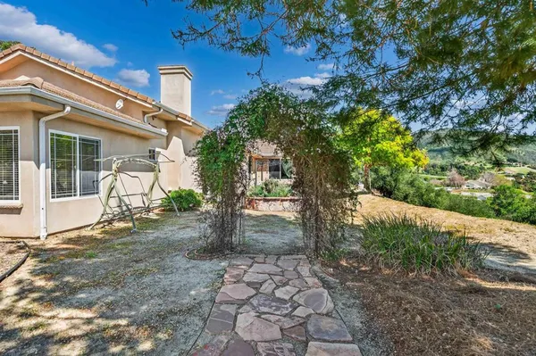 $1,175,000 | 40487 Rock Mountain Drive, Fallbrook, CA 92028