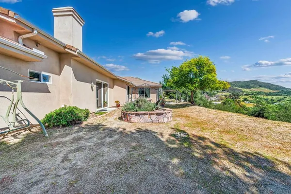 $1,175,000 | 40487 Rock Mountain Drive, Fallbrook, CA 92028