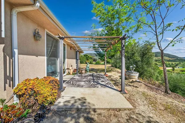 $1,175,000 | 40487 Rock Mountain Drive, Fallbrook, CA 92028