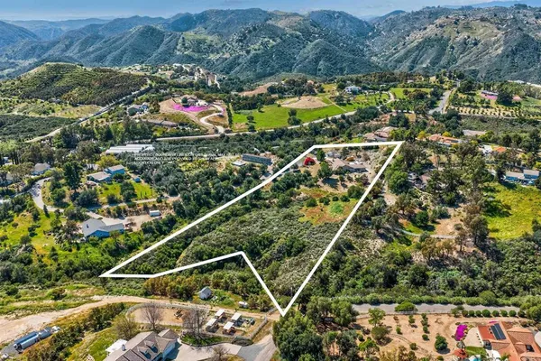 $1,175,000 | 40487 Rock Mountain Drive, Fallbrook, CA 92028