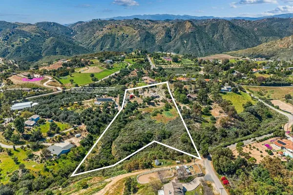 $1,175,000 | 40487 Rock Mountain Drive, Fallbrook, CA 92028