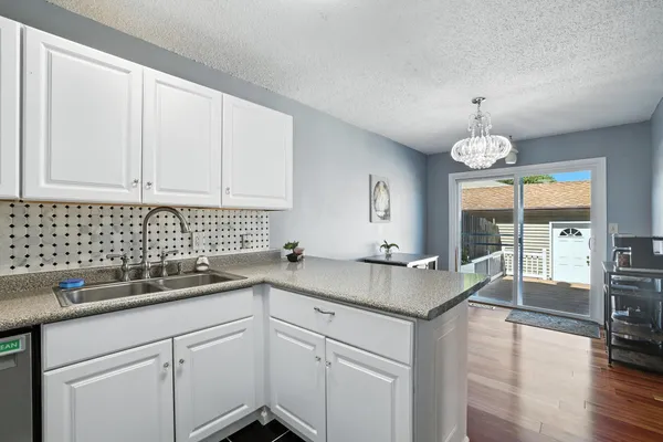 $244,900 | 3470 Greenwood Court South, Eagan, MN 55122