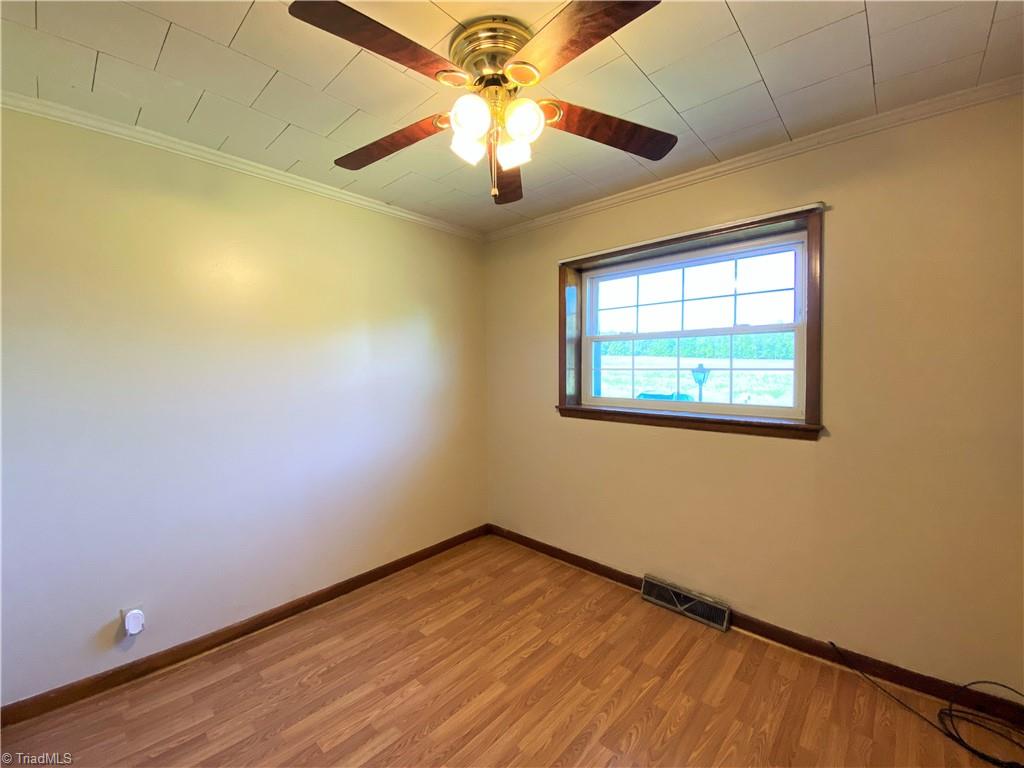 433 Janet Road Stoneville, NC 27048 - Photo 11 of 28 Additional view of primary bedroom