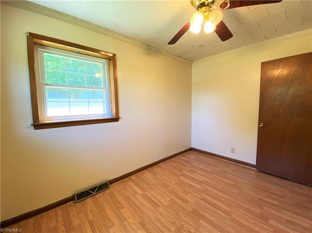 433 Janet Road Stoneville, NC 27048 - Photo 16 of 28 Additional view of 3rd bedroom