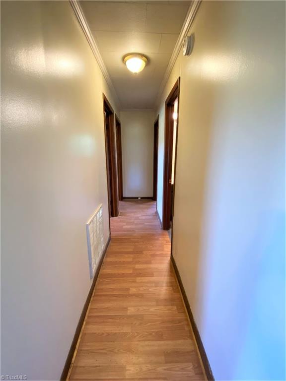 433 Janet Road Stoneville, NC 27048 - Photo 9 of 28 Hallway