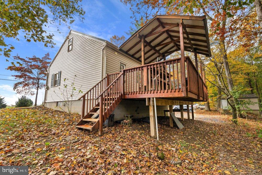 507 West Brubaker Valley Road Lititz, PA 17543 - Photo 26 of 32 front view of a house with a deck