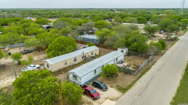 $72,500 | 515 Elm Street, Jourdanton, TX 78026
