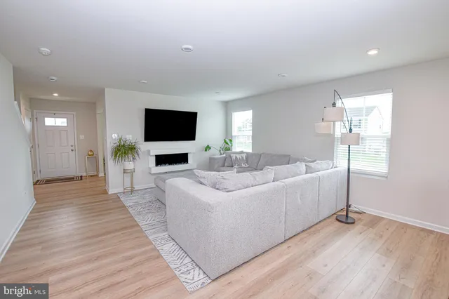 $2,750 | 17 Changing Season Way, Hedgesville, WV 25427