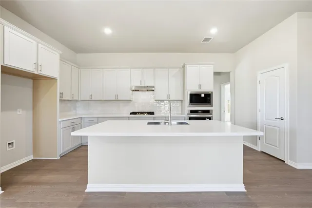 $379,990 | 137 Greinert Drive, Taylor, TX 76574