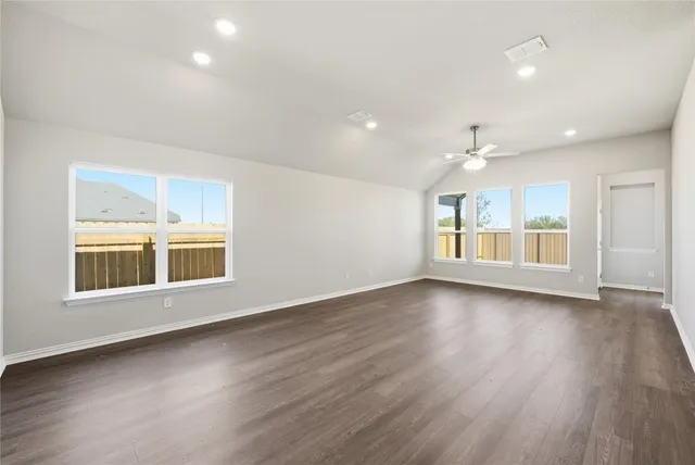 $379,990 | 137 Greinert Drive, Taylor, TX 76574