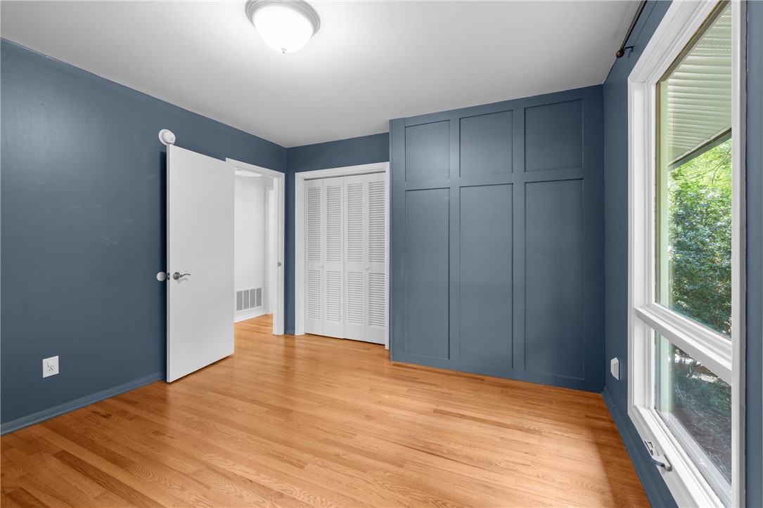 231 Kings Way Clemson, SC 29631 - Photo 20 of 43 3rd bedroom