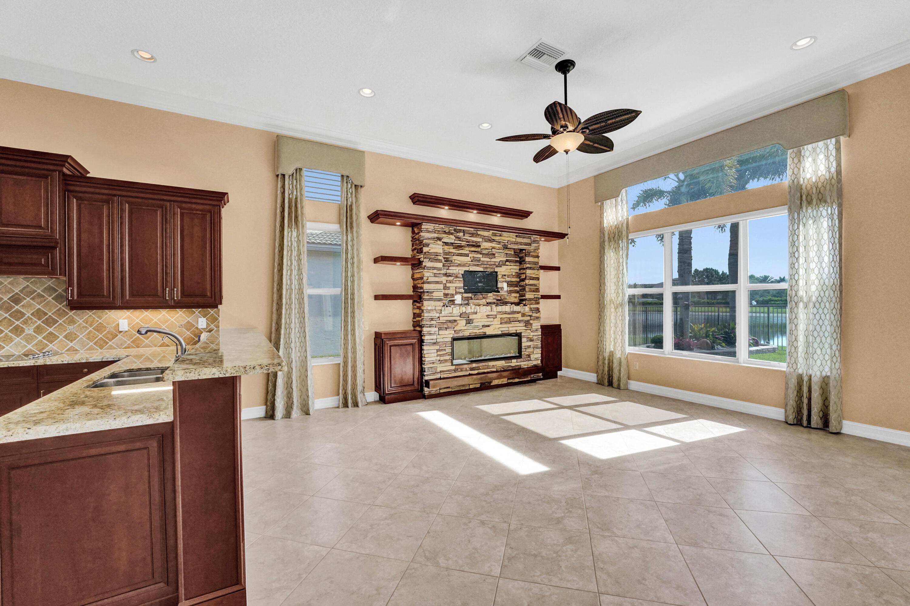 10720 Whitewind Circle Boynton Beach, FL 33473 - Photo 13 of 35 RJP02735