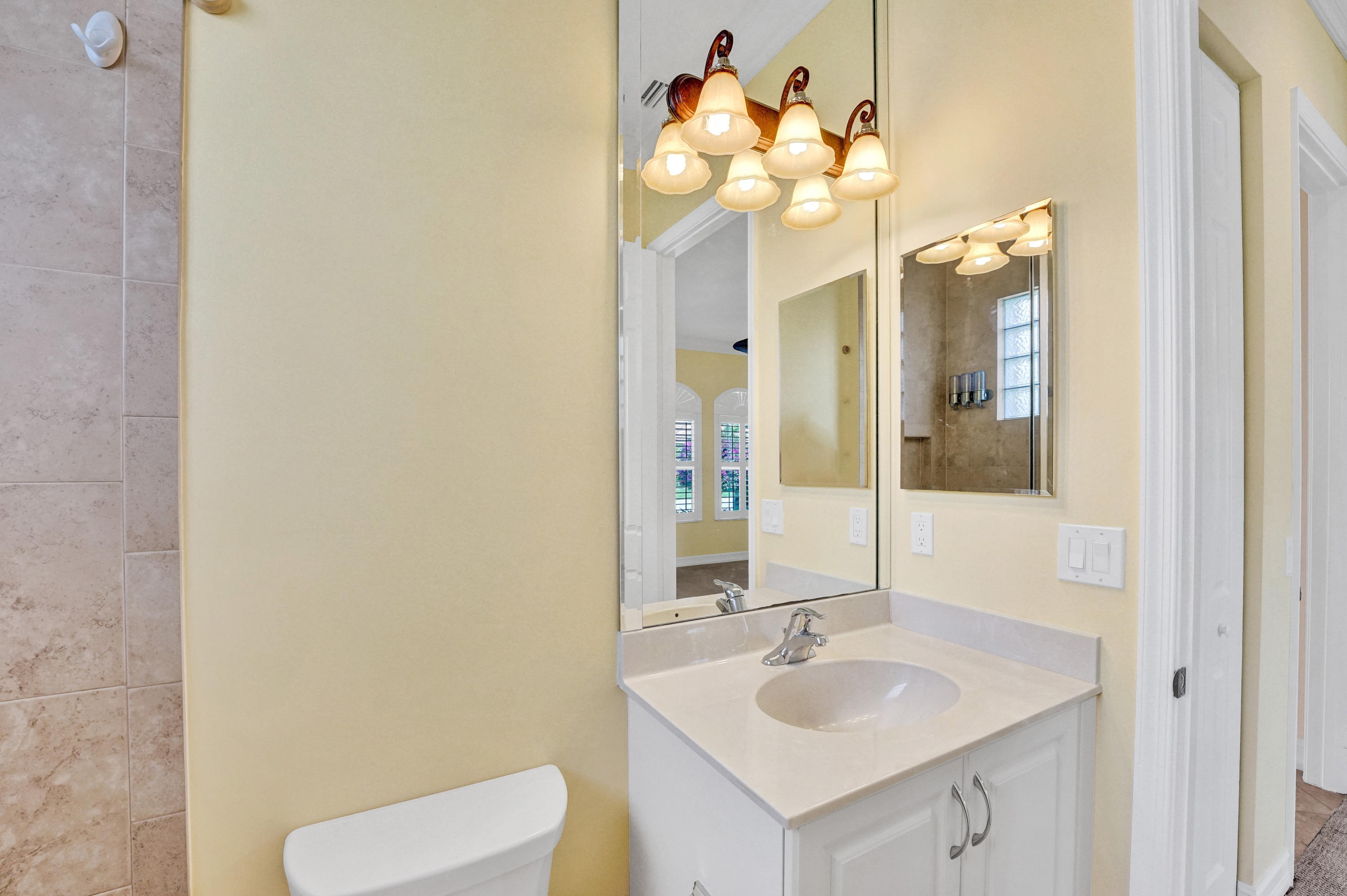 10720 Whitewind Circle Boynton Beach, FL 33473 - Photo 20 of 35 RJP02690