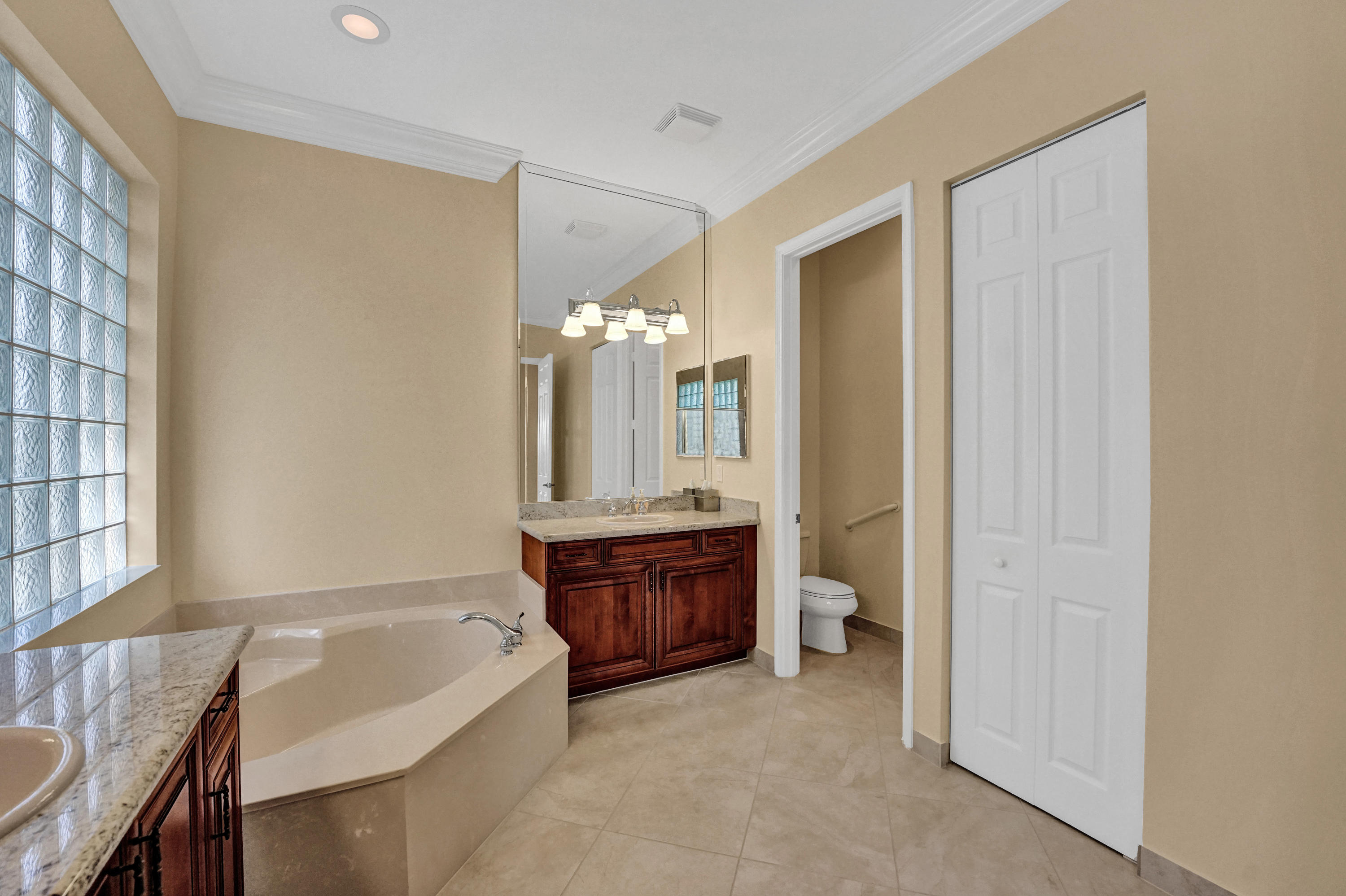 10720 Whitewind Circle Boynton Beach, FL 33473 - Photo 25 of 35 RJP02750