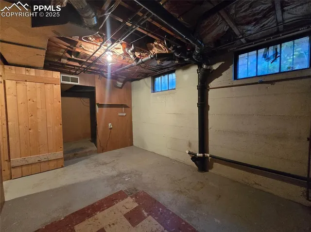 a view of walk in closet