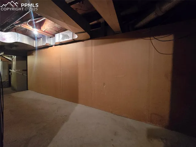 front view of house with a yard