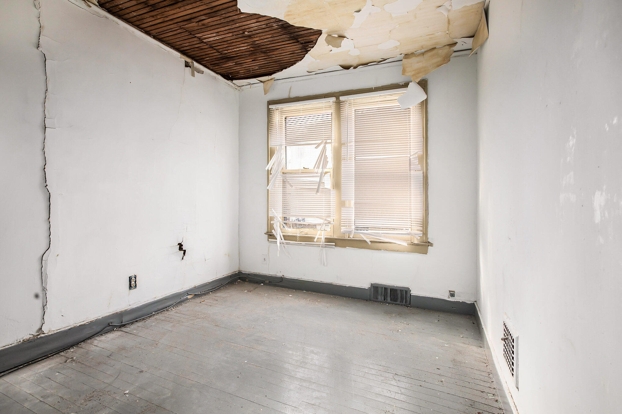 2516 Ford Street Detroit, MI 48238 - Photo 9 of 24 011__mg_3308_342