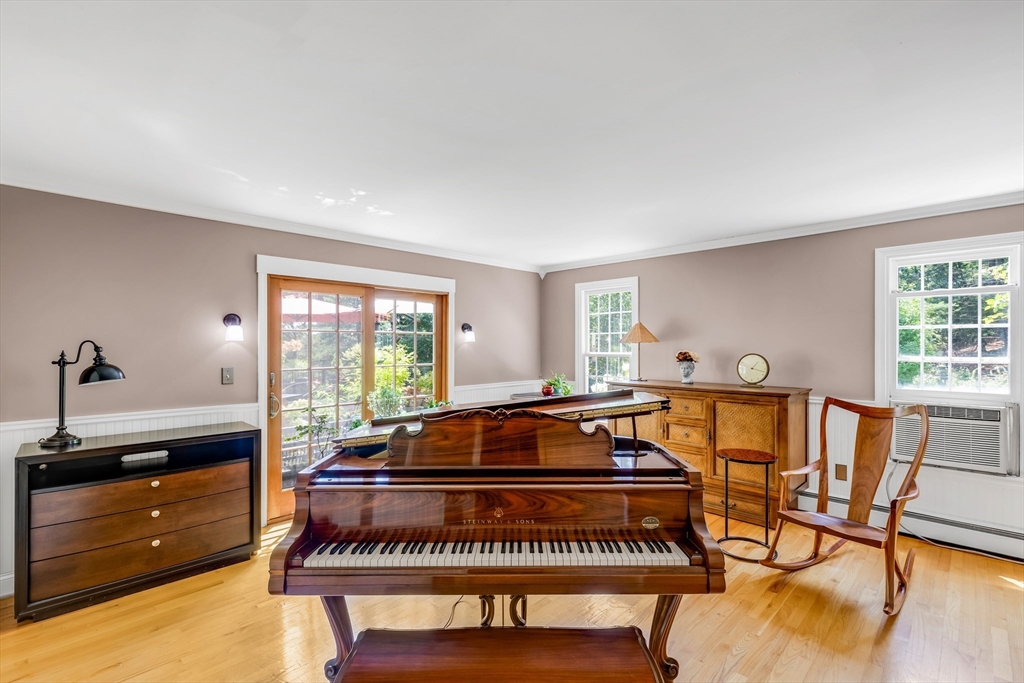 439 Wethersfield Street Rowley, MA 01969 - Photo 14 of 42