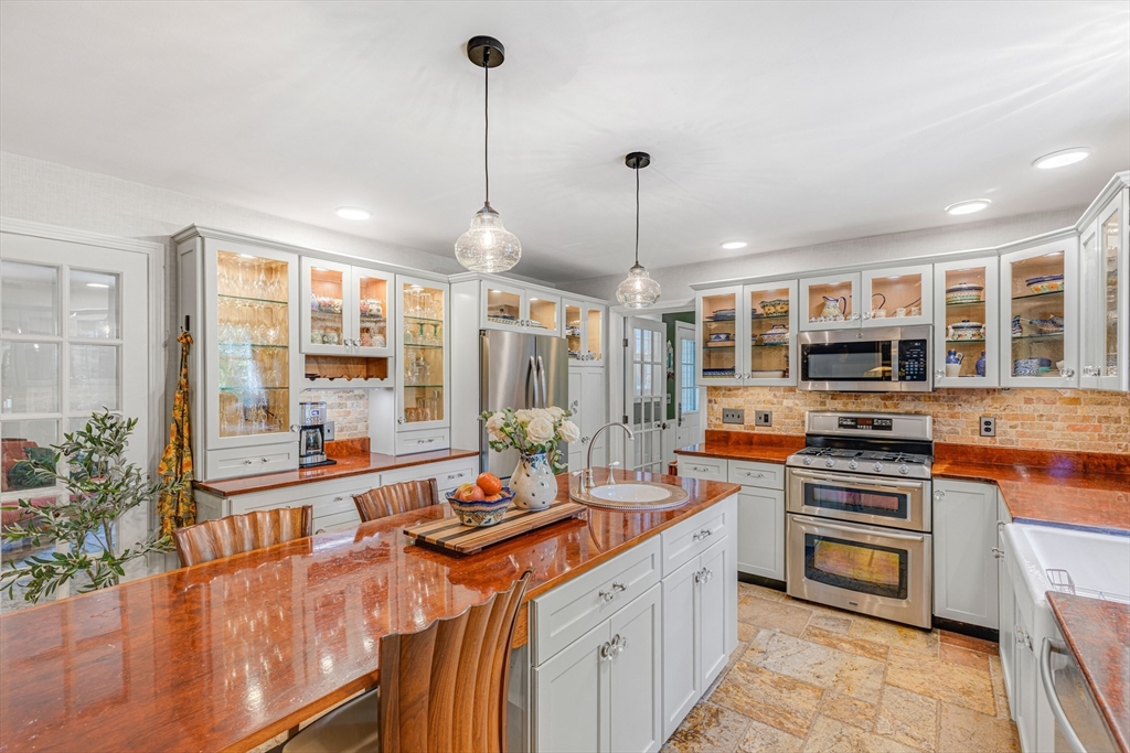 439 Wethersfield Street Rowley, MA 01969 - Photo 2 of 42