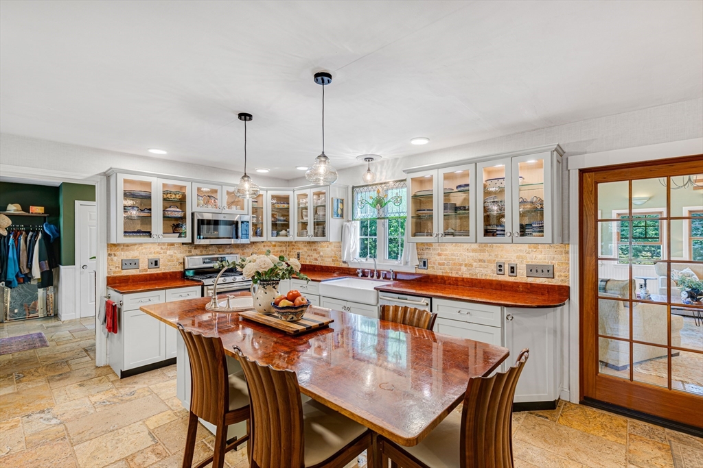 439 Wethersfield Street Rowley, MA 01969 - Photo 3 of 42