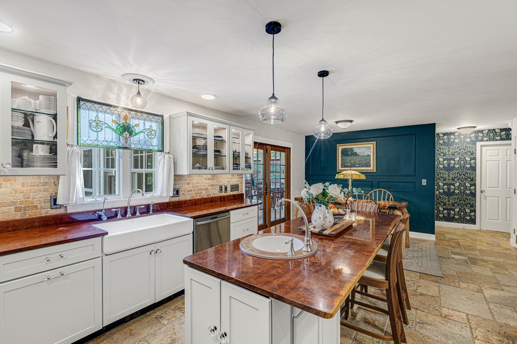 439 Wethersfield Street Rowley, MA 01969 - Photo 5 of 42